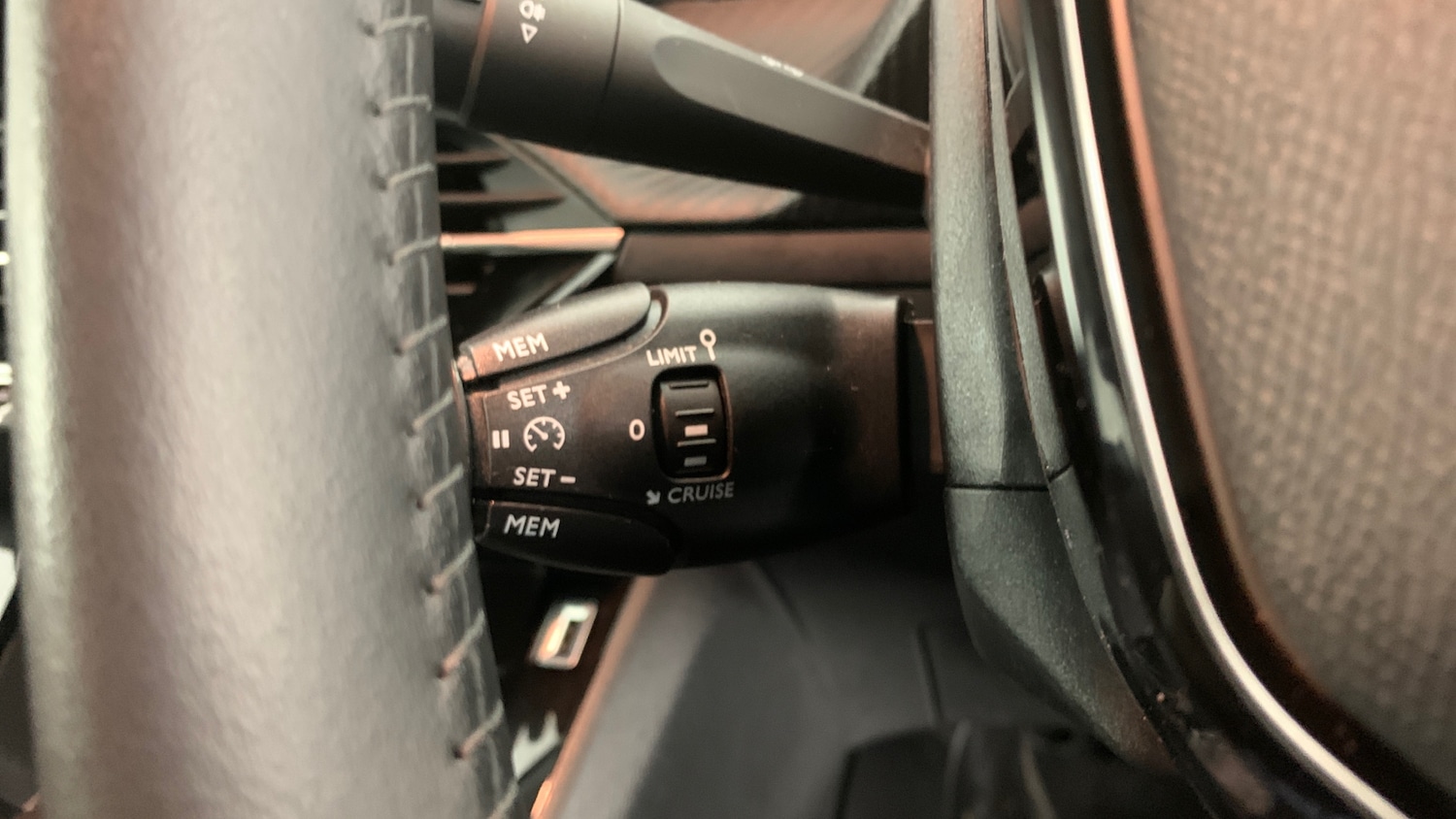 Used Peugeot 2008 2023 for sale - 77412823: Photo 39