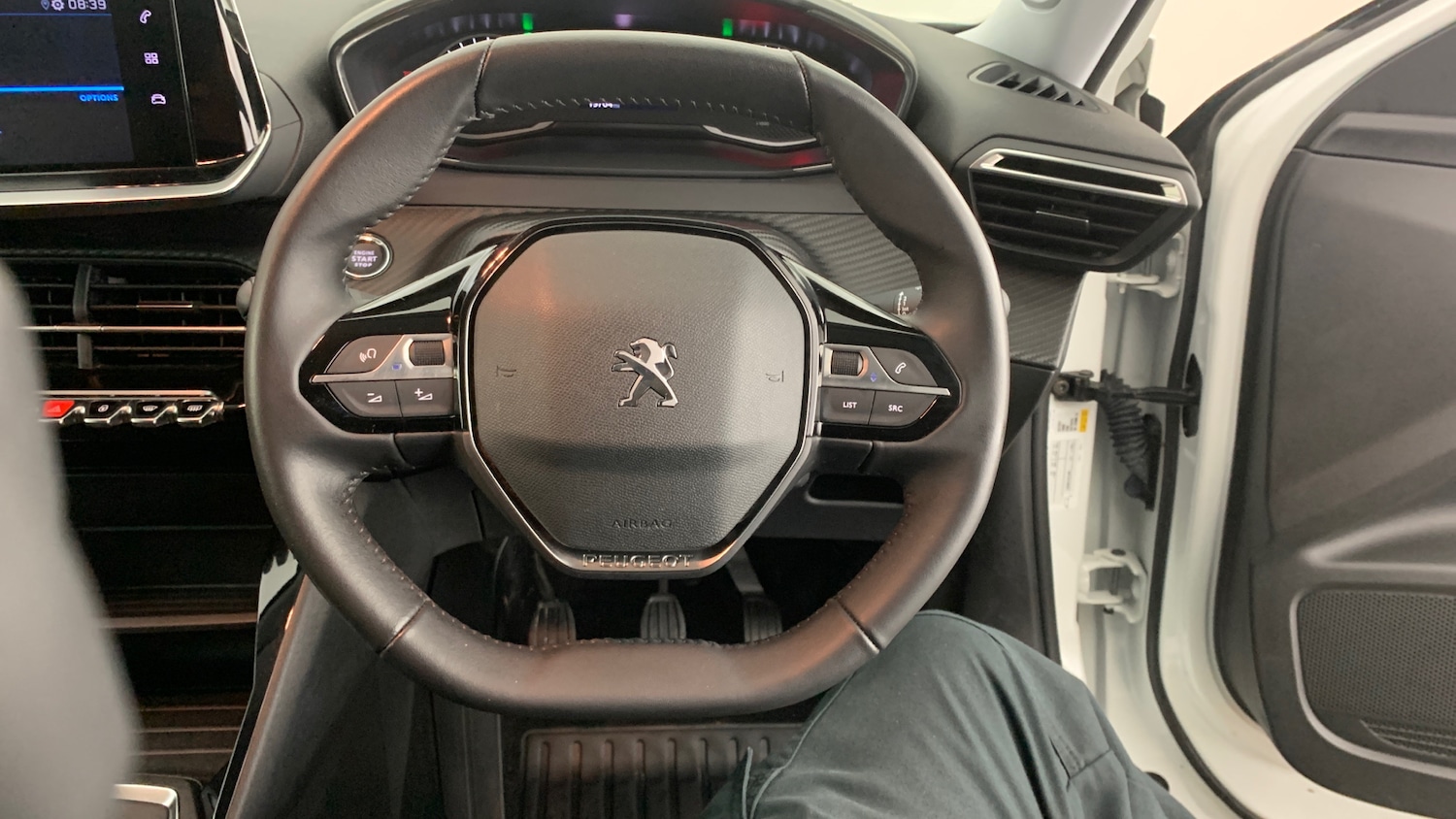 Used Peugeot 2008 2023 for sale - 77412823: Photo 41