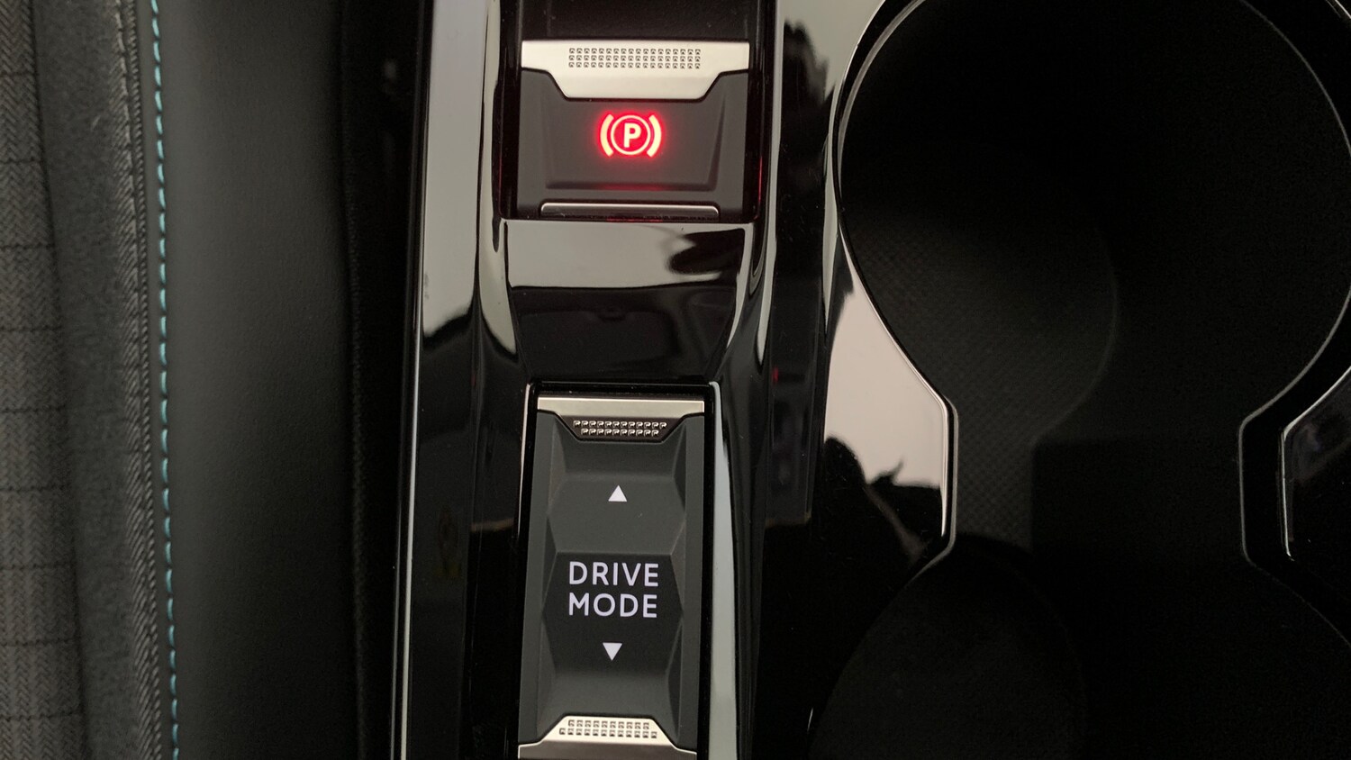 Used Peugeot 2008 2022 for sale - 76327667: Photo 32