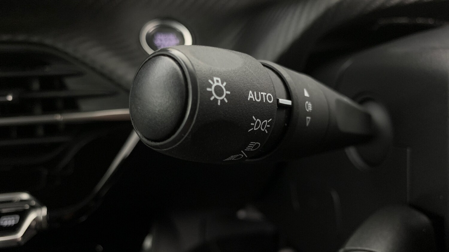 Used Peugeot 2008 2022 for sale - 76327667: Photo 34