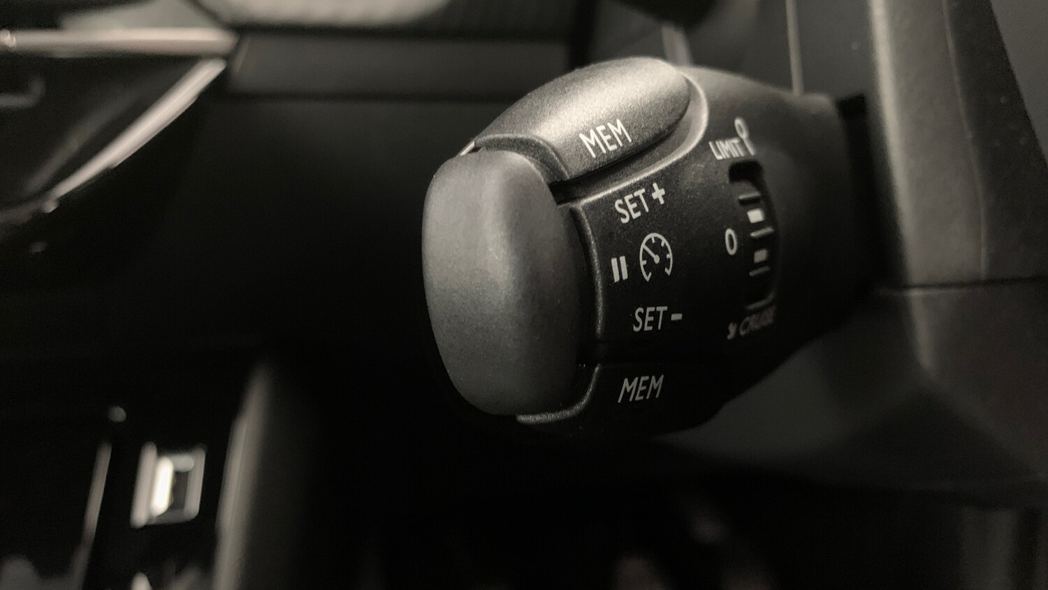 Used Peugeot 2008 2022 for sale - 76327667: Photo 36