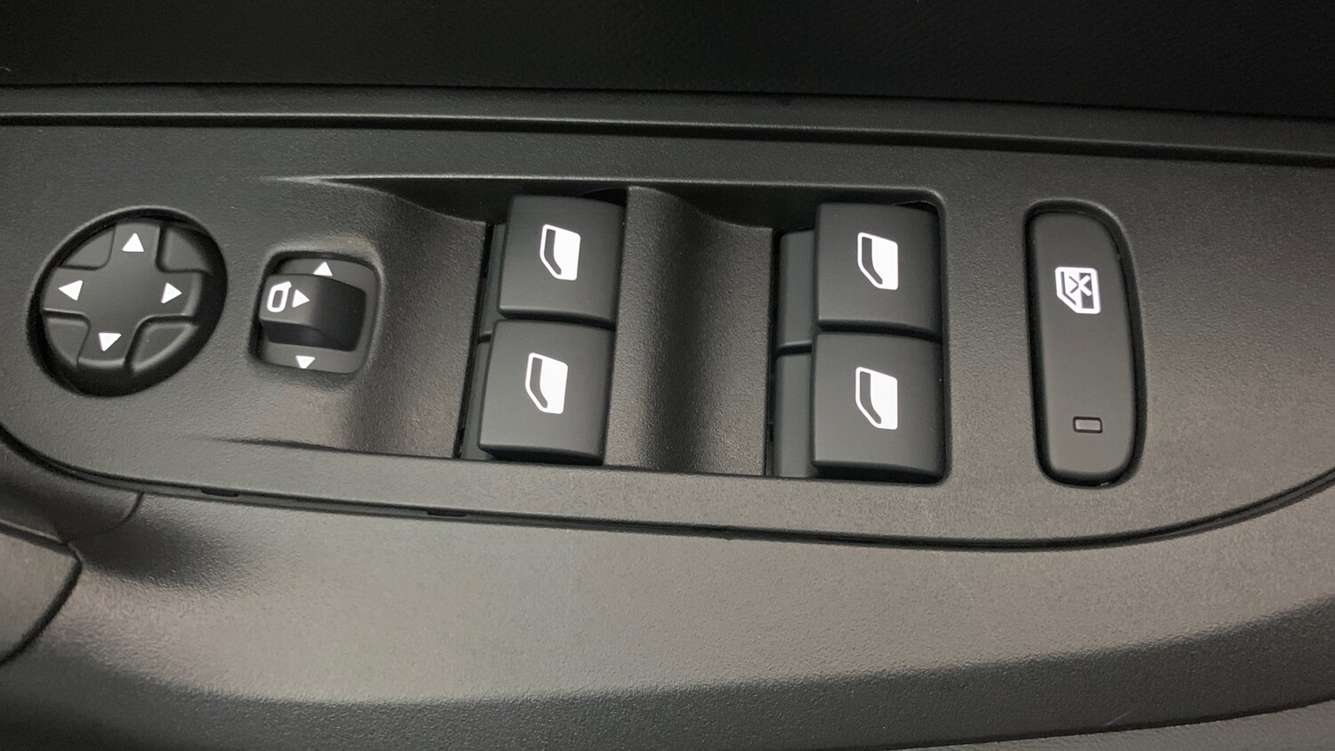 Used Peugeot 2008 2022 for sale - 76327667: Photo 37