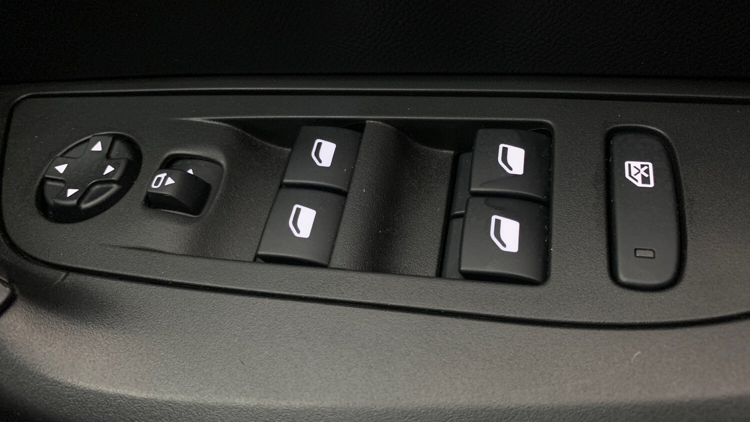 Used Peugeot 2008 2021 for sale - 77132422: Photo 44