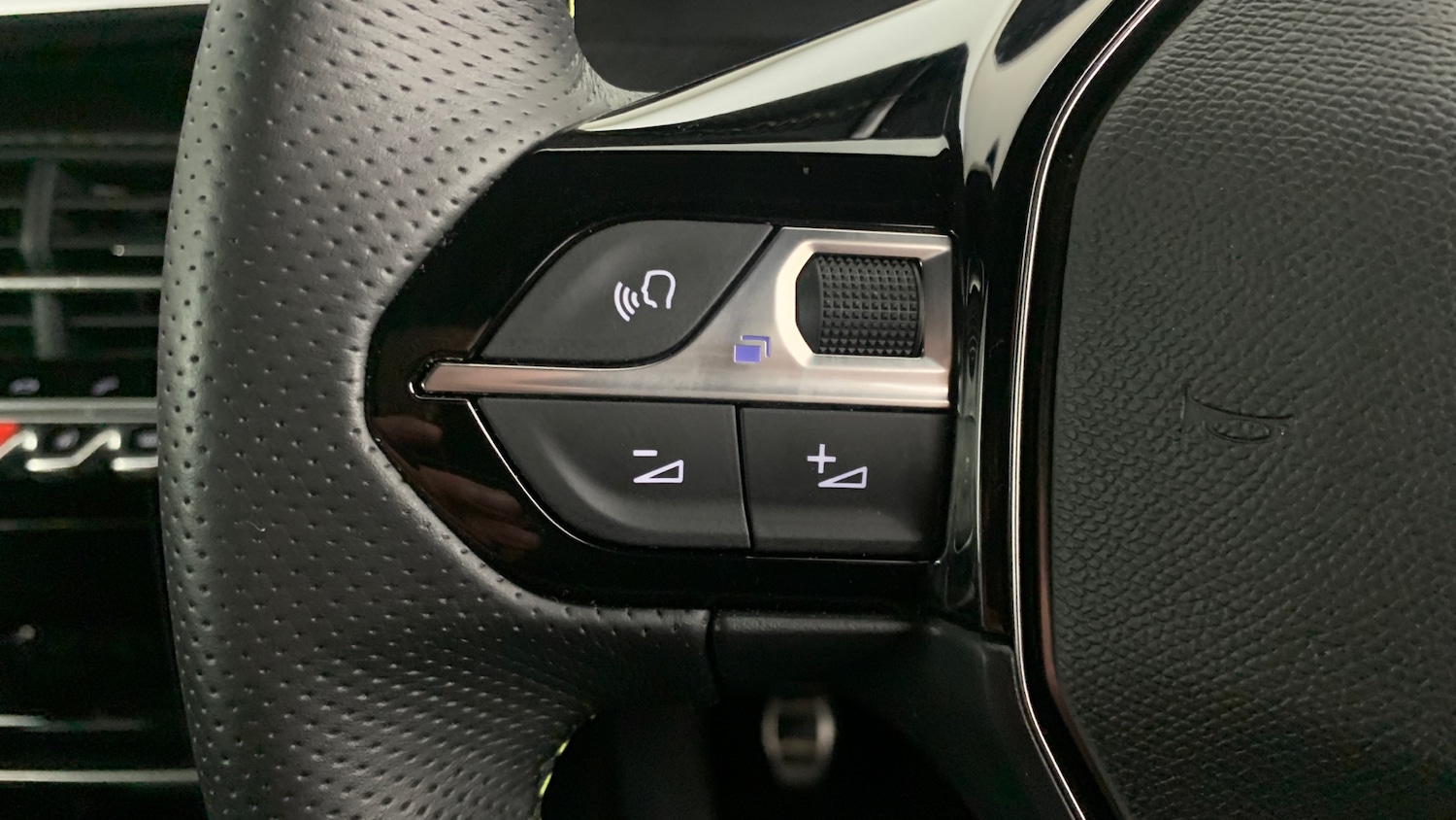 Used Peugeot 208 2022 for sale - 76998835: Photo 19