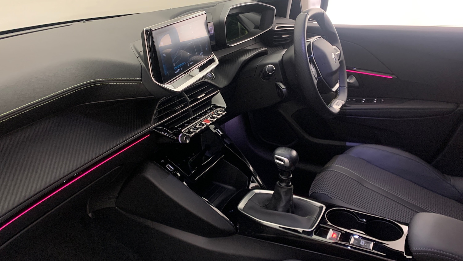 Used Peugeot 208 2022 for sale - 76998835: Photo 2