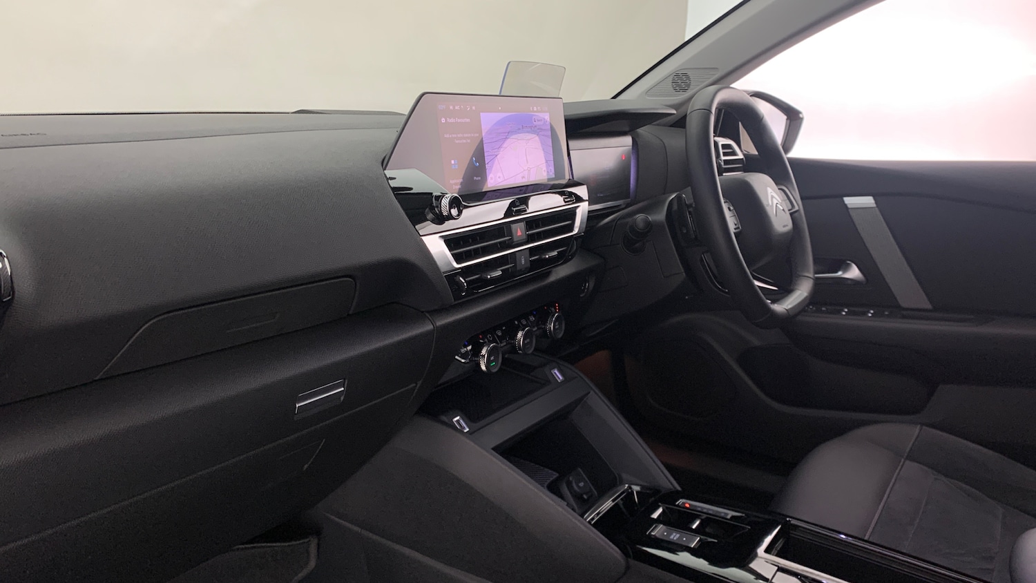 Used Citroen C4 2024 for sale - 76285209: Photo 2