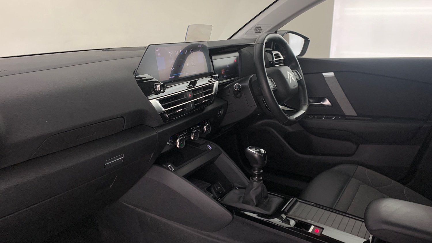 Used Citroen C4 2023 for sale - 76033073: Photo 2