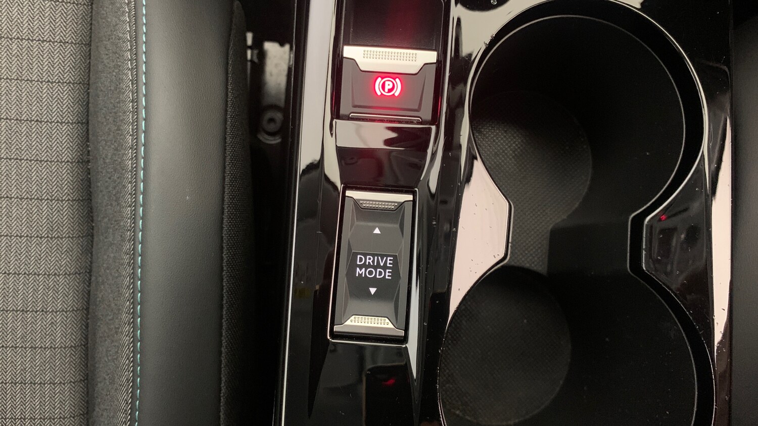 Used Peugeot 2008 2021 for sale - 76285220: Photo 33