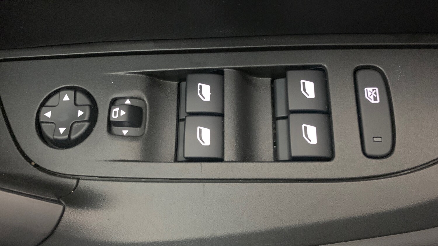 Used Peugeot 2008 2021 for sale - 76285220: Photo 38