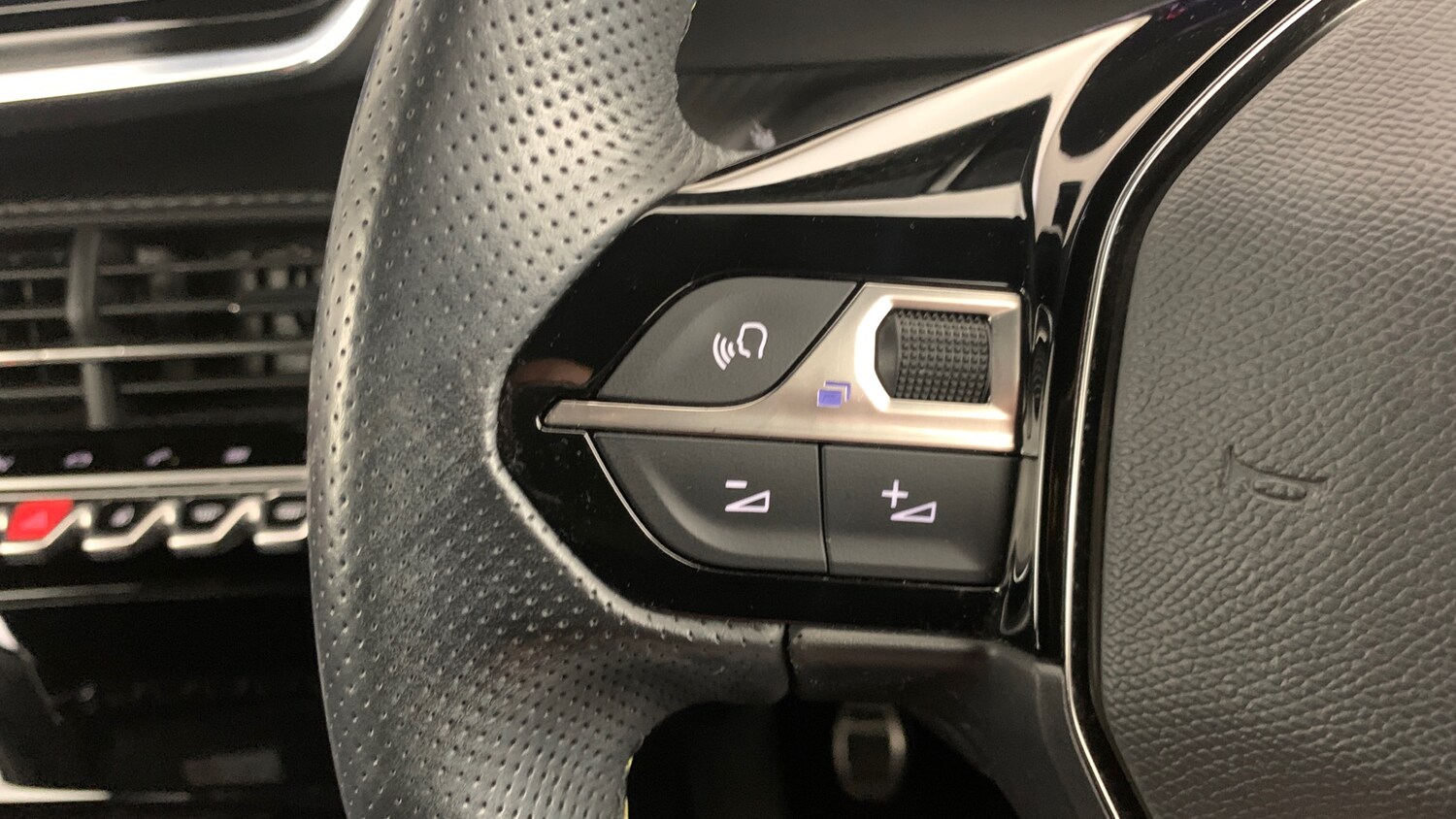 Used Peugeot 2008 2021 for sale - 76073706: Photo 19