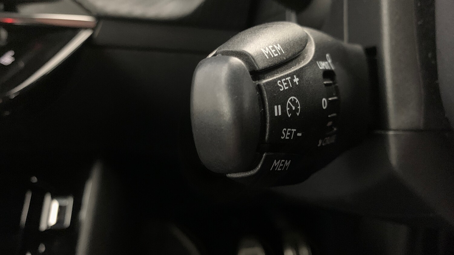 Used Peugeot 2008 2021 for sale - 76073706: Photo 34