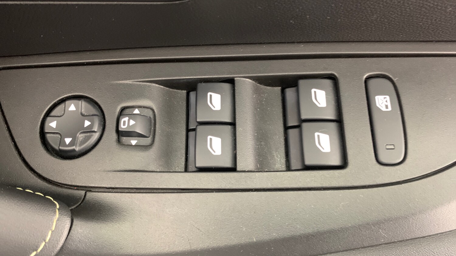 Used Peugeot 2008 2021 for sale - 76073706: Photo 35