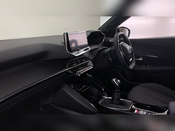 Used Peugeot 2008 2024 for sale - 76327708: Photo 2