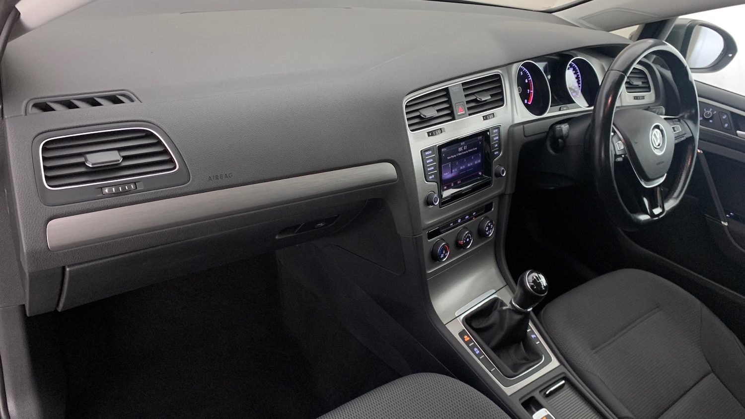 Used Volkswagen Golf 2015 for sale - 75992271: Photo 2