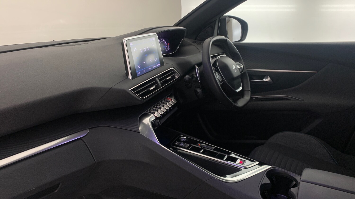 Used Peugeot 3008 2023 for sale - 76285204: Photo 2