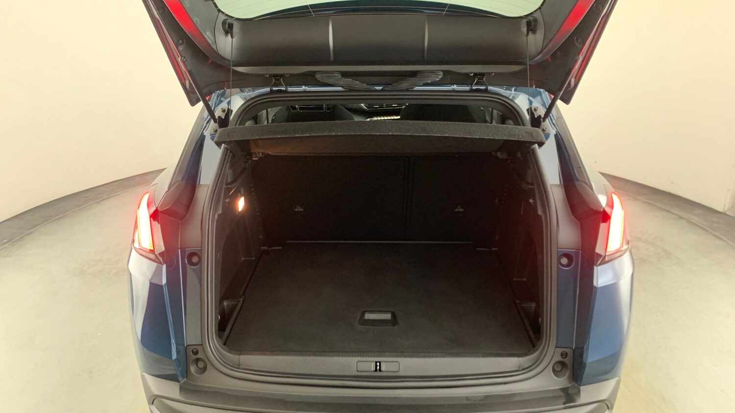 Used Peugeot 3008 2023 for sale - 76285204: Photo 5