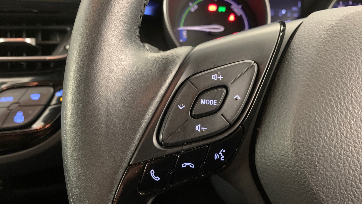 Used Toyota C-HR 2020 for sale - 76441680: Photo 19