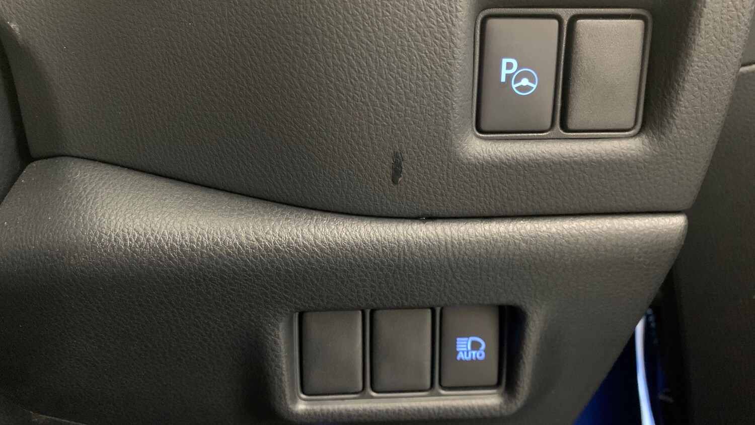 Used Toyota C-HR 2020 for sale - 76441680: Photo 20