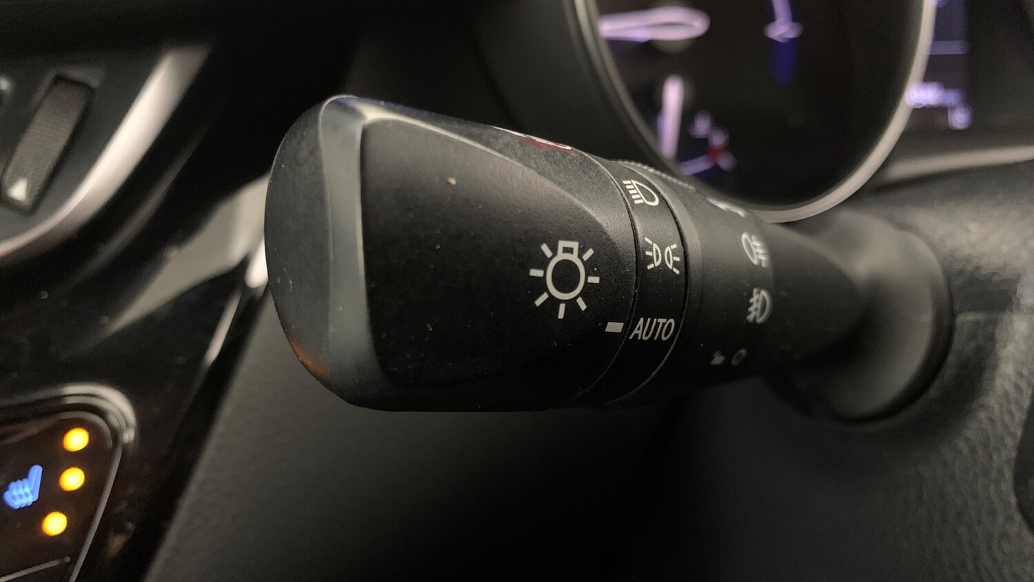 Used Toyota C-HR 2020 for sale - 76441680: Photo 34