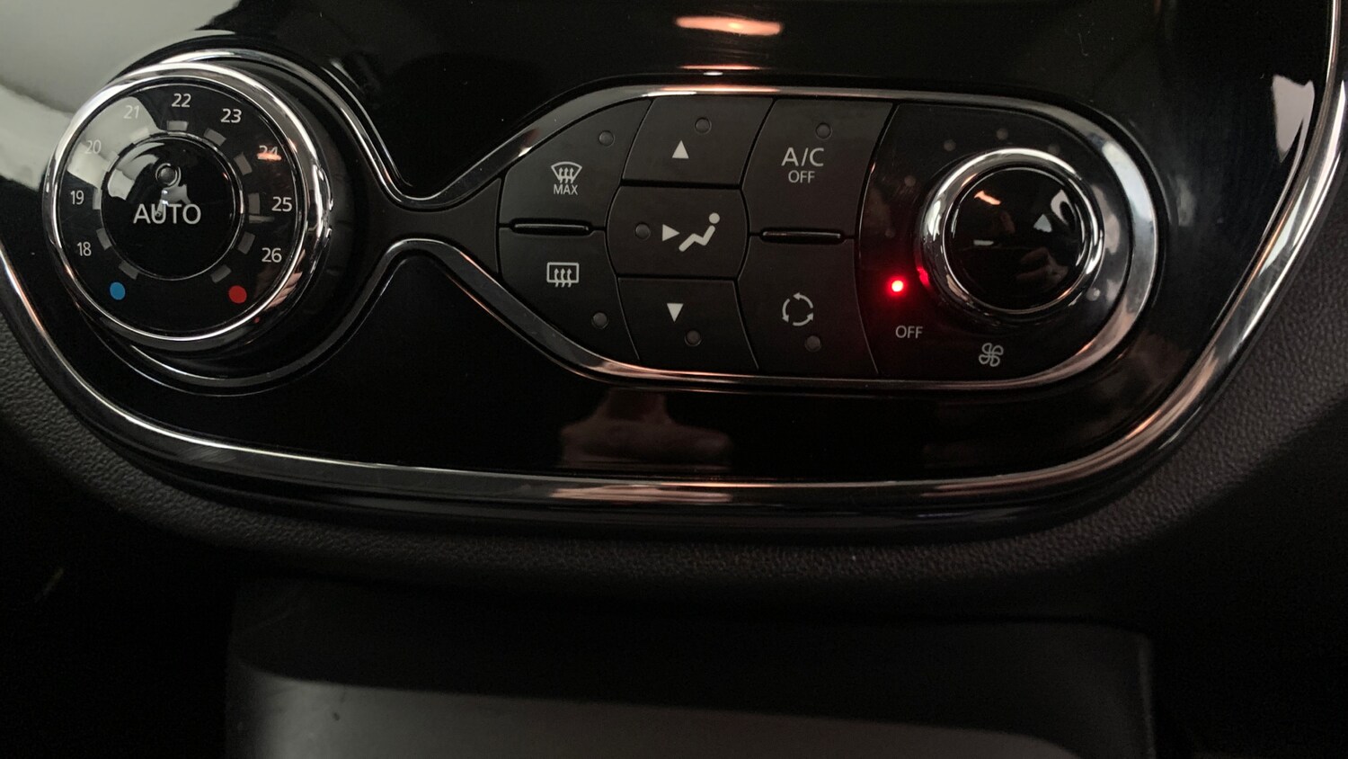 Used Renault Captur 2016 for sale - 76285200: Photo 28