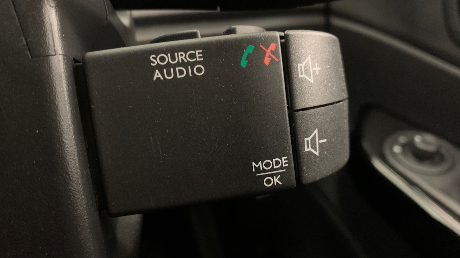 Used Renault Captur 2016 for sale - 76285200: Photo 38