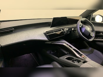 Used Peugeot 5008 2025 for sale - 79305052: Photo