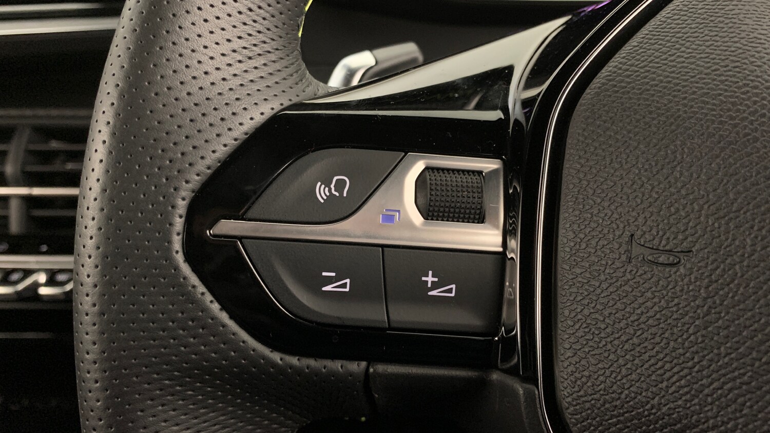 Used Peugeot 2008 2024 for sale - 77926618: Photo 18