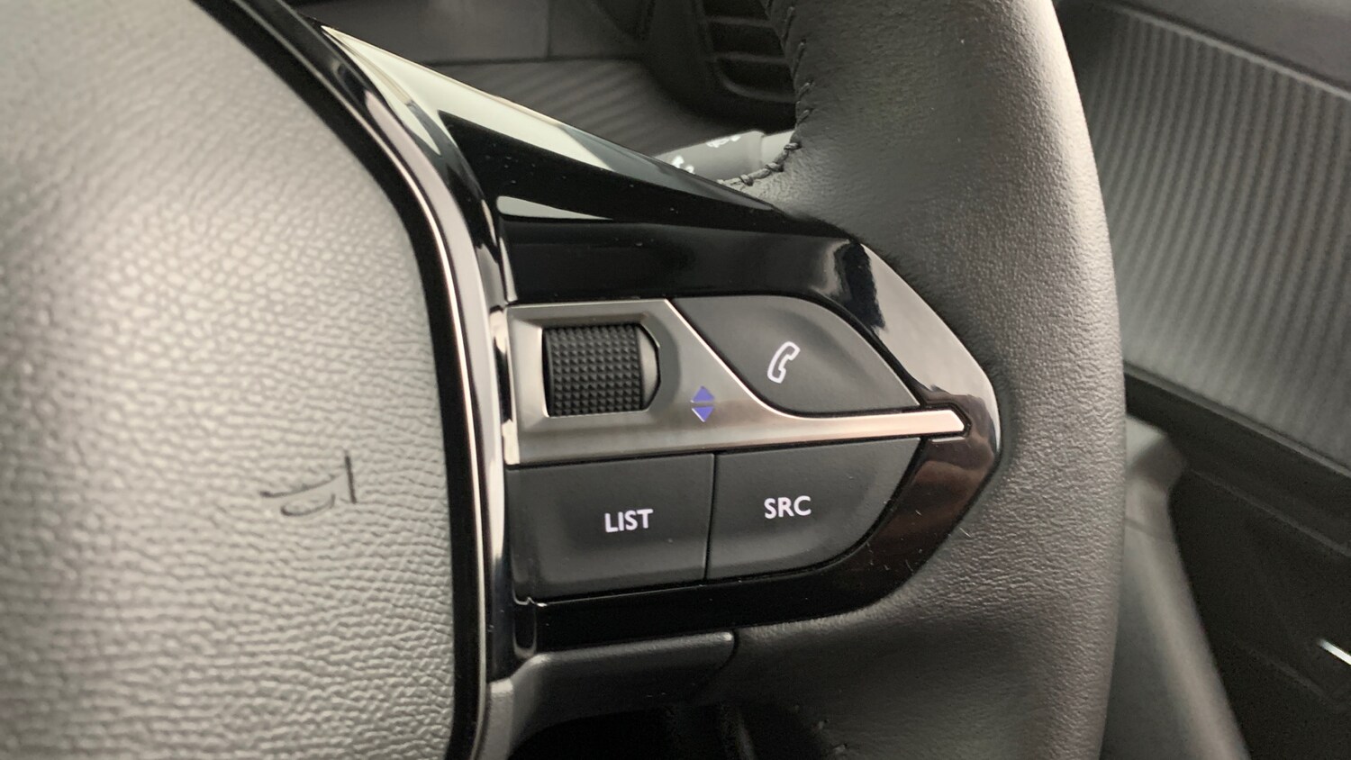 Used Peugeot 2008 2022 for sale - 76285203: Photo 18