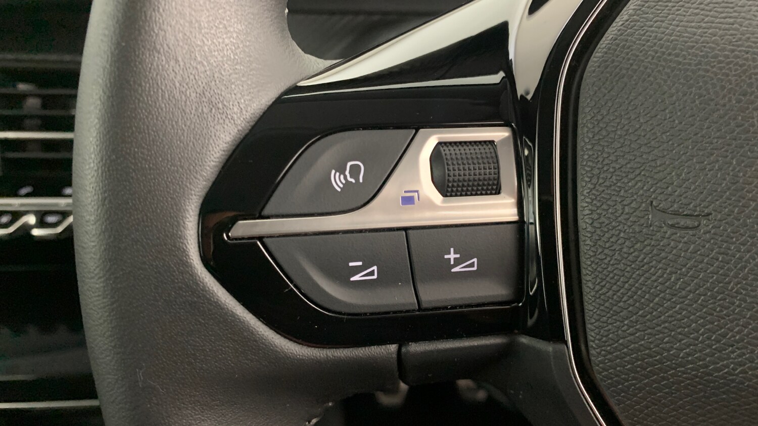 Used Peugeot 2008 2022 for sale - 76285203: Photo 19