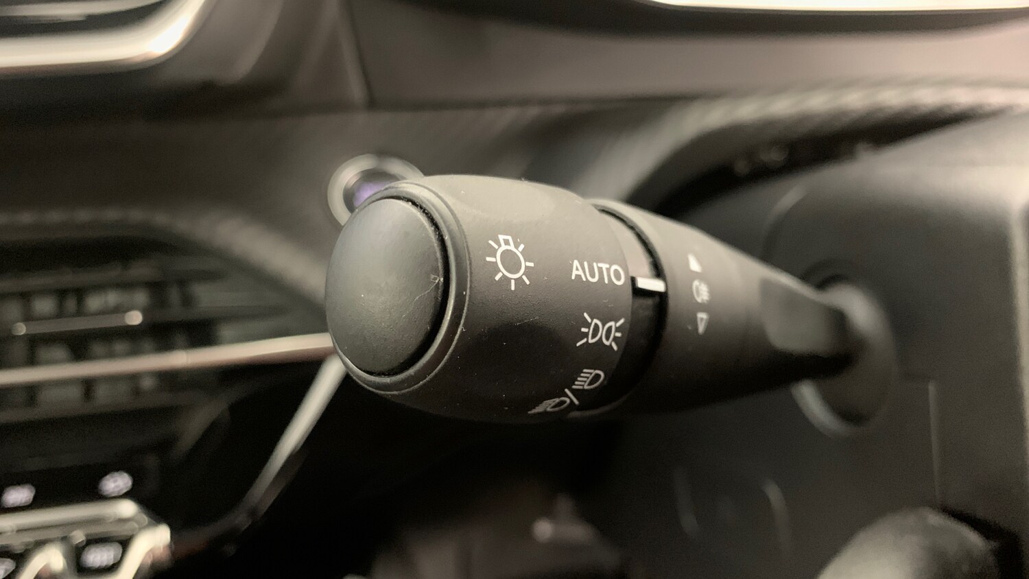 Used Peugeot 2008 2022 for sale - 76285203: Photo 35