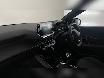Used Peugeot 2008 2023 for sale - 76307998: Photo 2