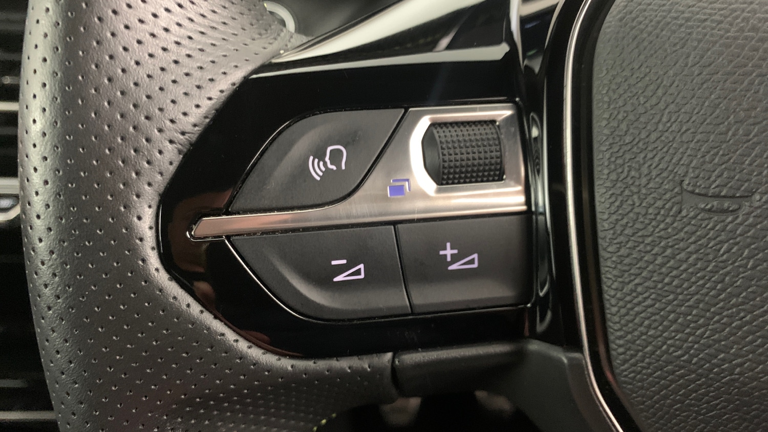 Used Peugeot 2008 2023 for sale - 76433834: Photo 19