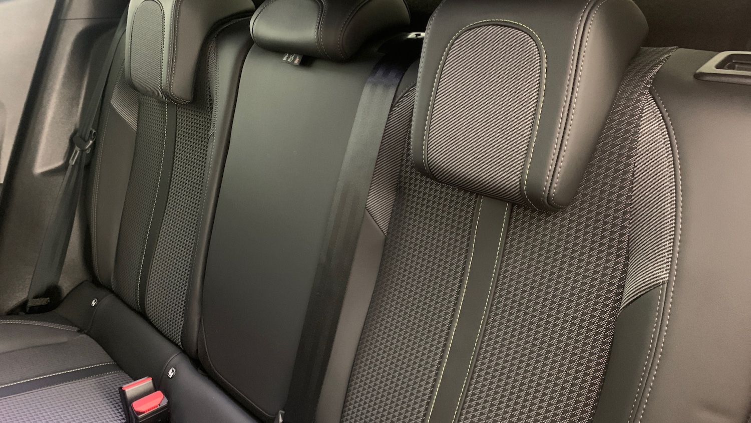 Used Peugeot 2008 2023 for sale - 76433834: Photo 8