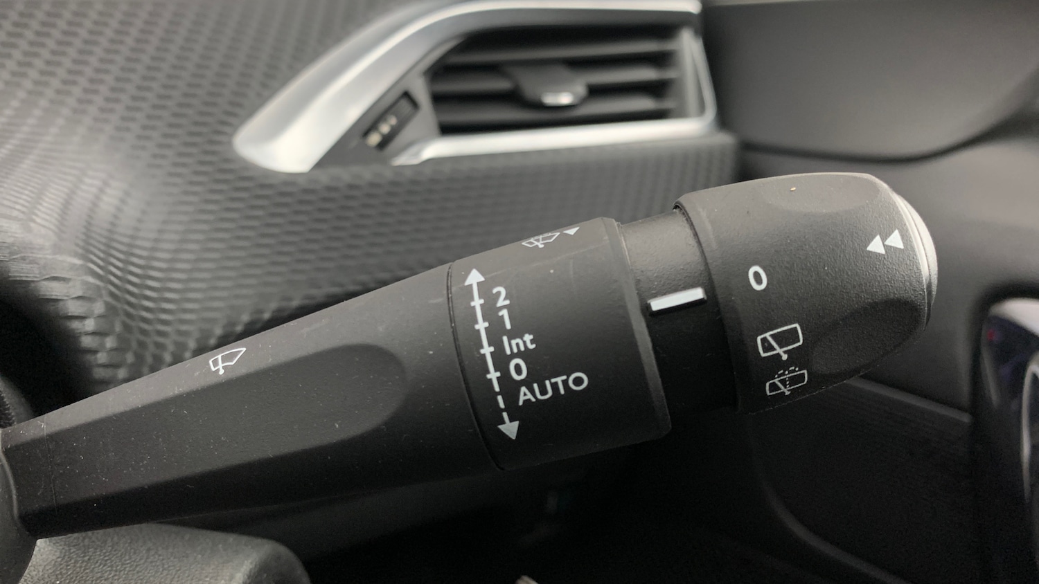 Used Peugeot 208 2016 for sale - 76073687: Photo 35