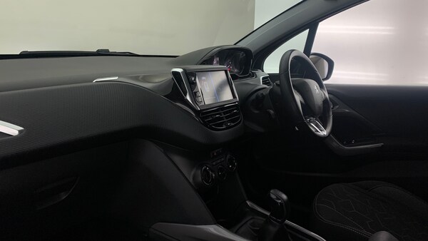 Used Peugeot 2008 2018 for sale - 76285218: Photo 2