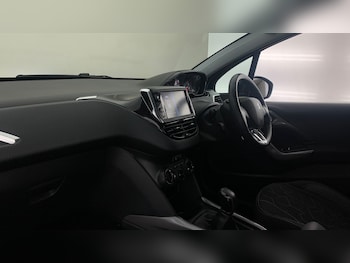 Used Peugeot 2008 2018 for sale - 76285218: Photo 2