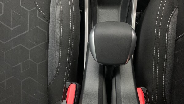 Used Peugeot 2008 2018 for sale - 76285218: Photo 31