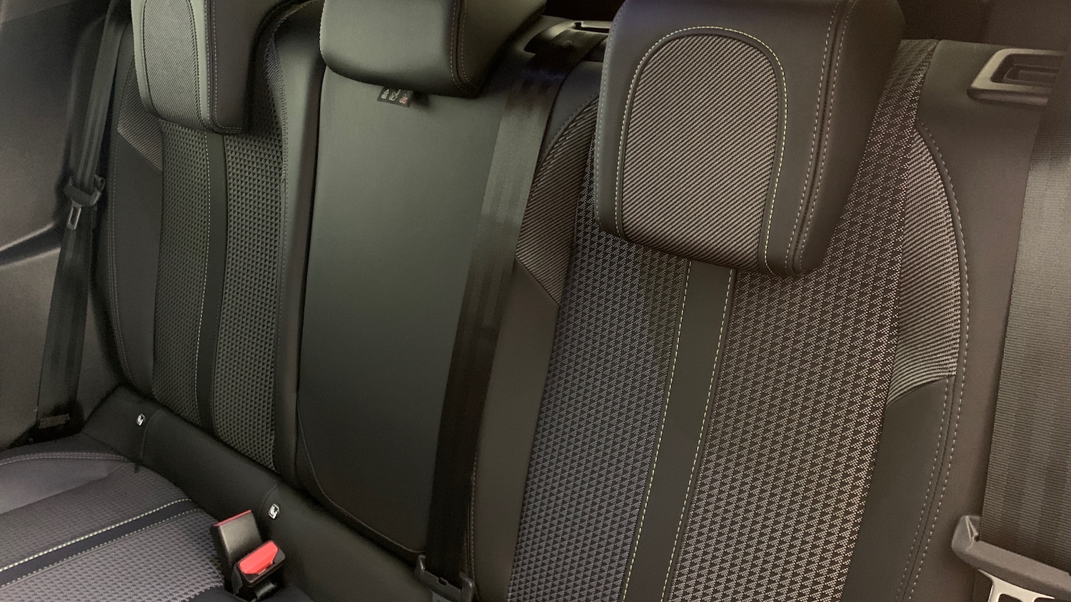 Used Peugeot 208 2022 for sale - 77030639: Photo 8