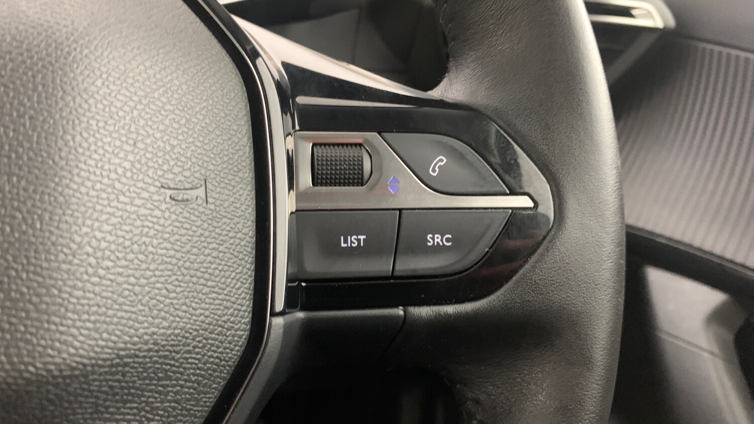 Used Peugeot 2008 2022 for sale - 75867517: Photo 18