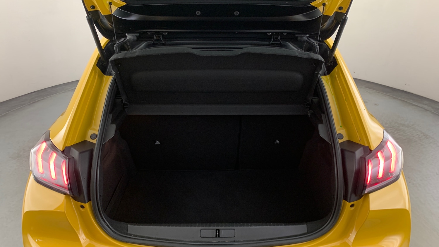 Used Peugeot 208 2022 for sale - 76327665: Photo 5