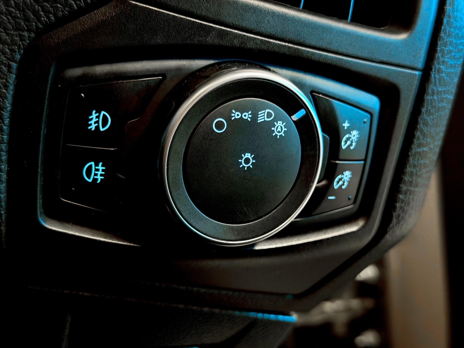 Used Ford Focus 2015 for sale - 76926430: Photo 26