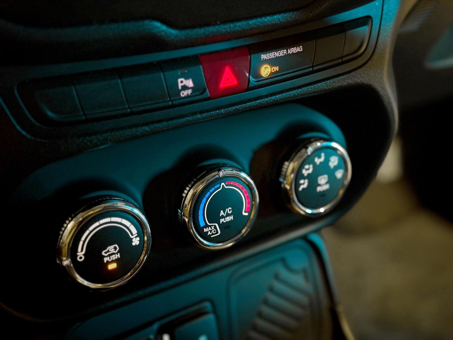 Used Jeep Renegade 2016 for sale - 77238537: Photo 29