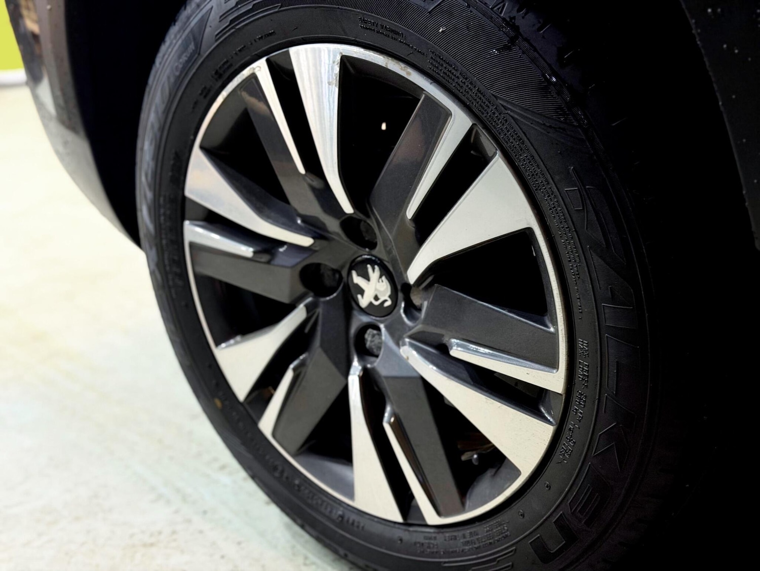 Used Peugeot 2008 for sale - 77683083: Photo 21