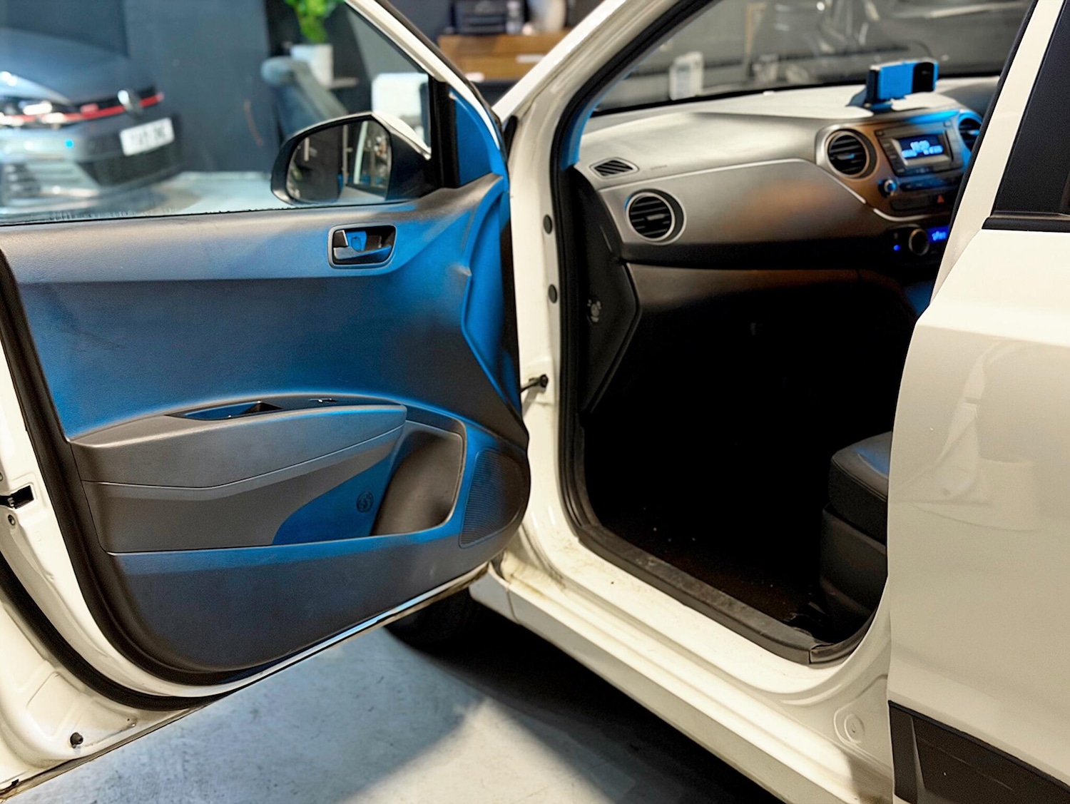 Used Hyundai i10 2018 for sale - 76485430: Photo 8