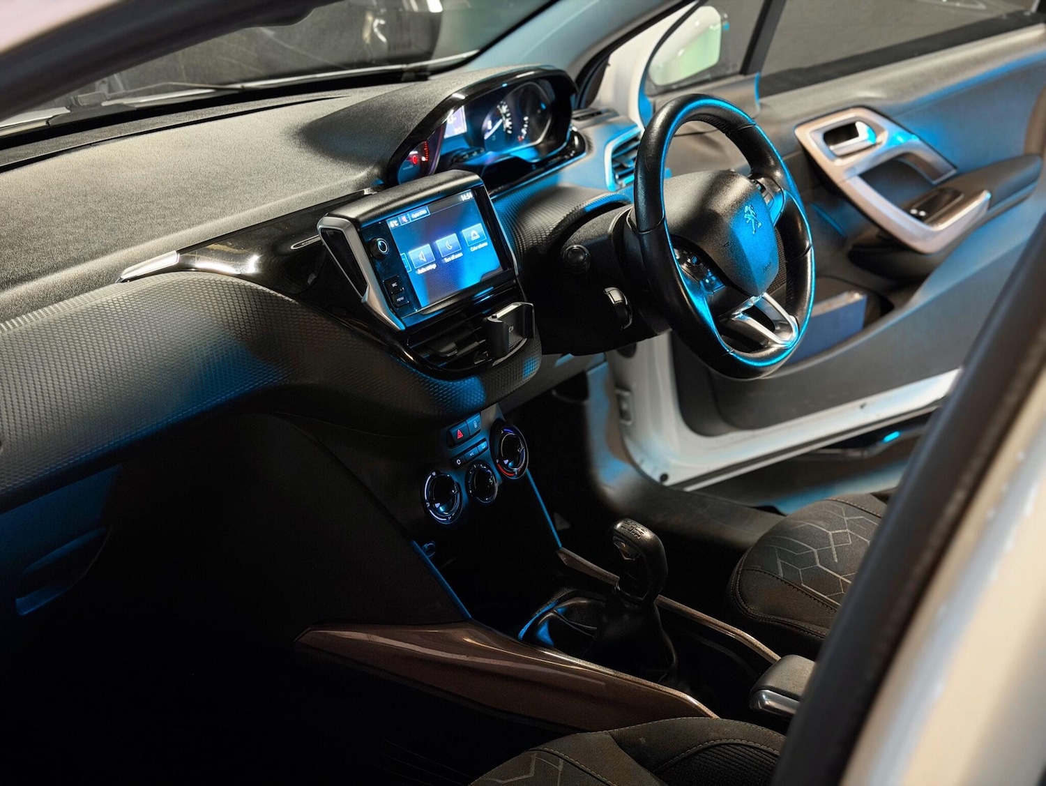 Used Peugeot 2008 2016 for sale - 77052455: Photo 23