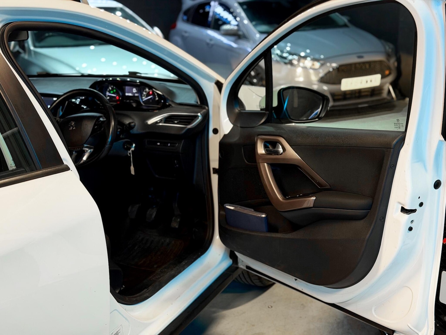 Used Peugeot 2008 2016 for sale - 77052455: Photo 25