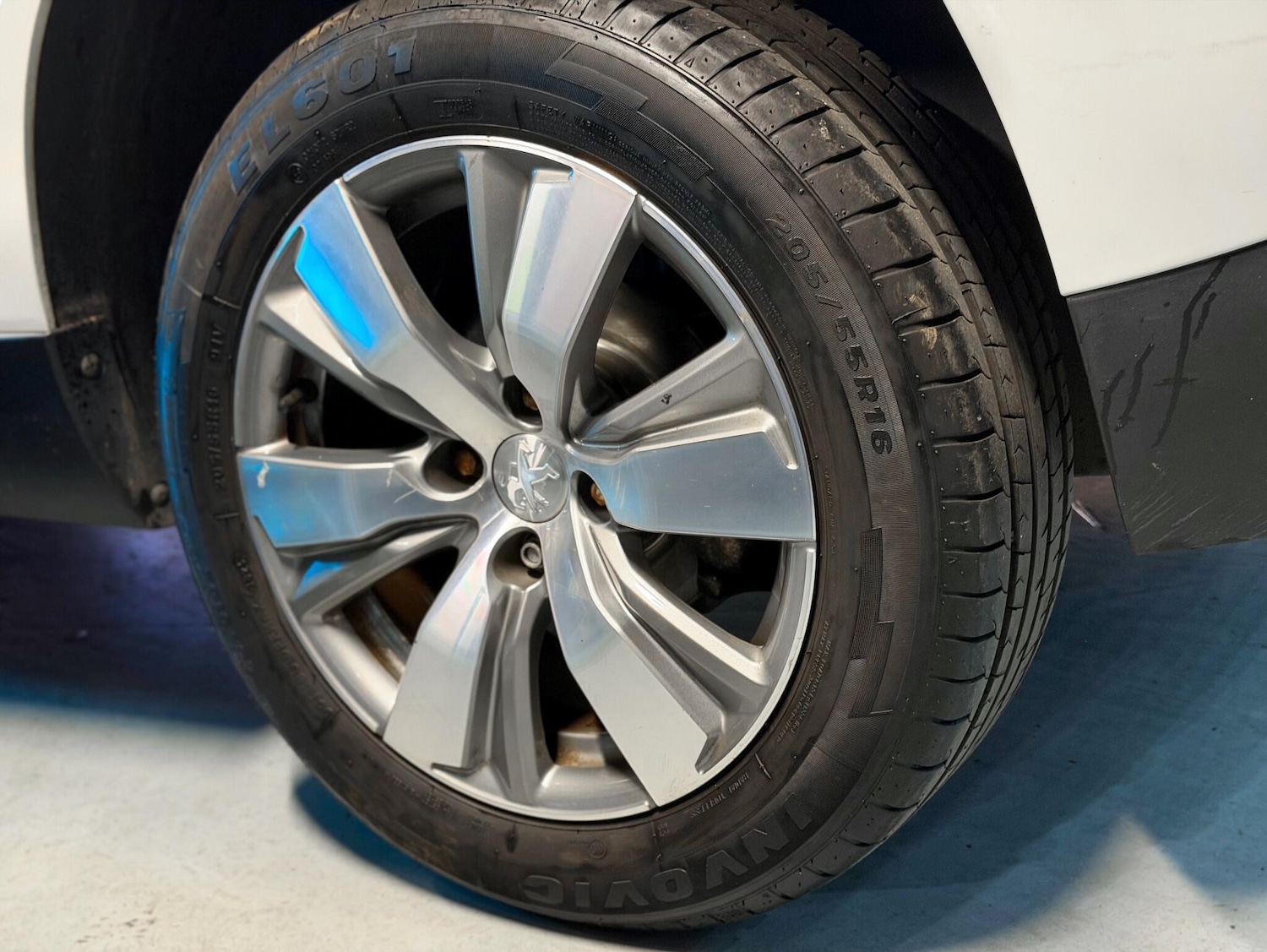 Used Peugeot 2008 2016 for sale - 77052455: Photo 27