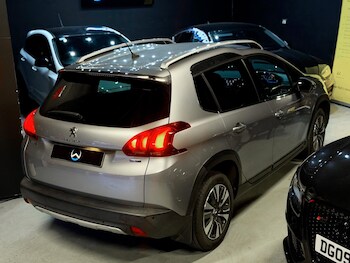 Used Peugeot 2008 2017 for sale - 77808356: Photo