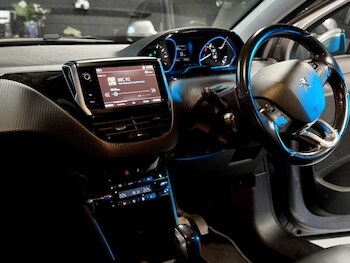 Used Peugeot 2008 2017 for sale - 77808356: Photo