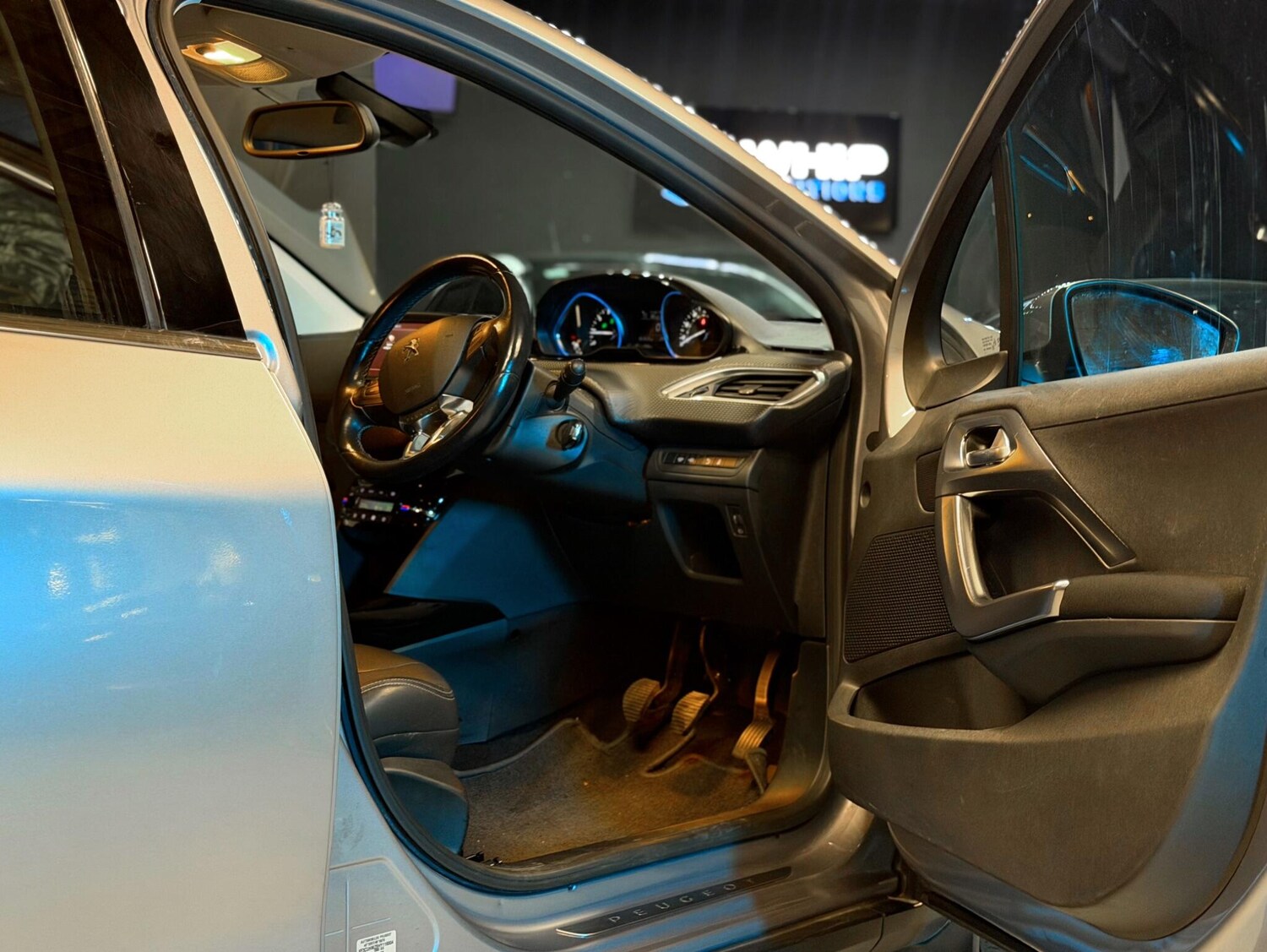 Used Peugeot 2008 for sale - 77808356: Photo 42